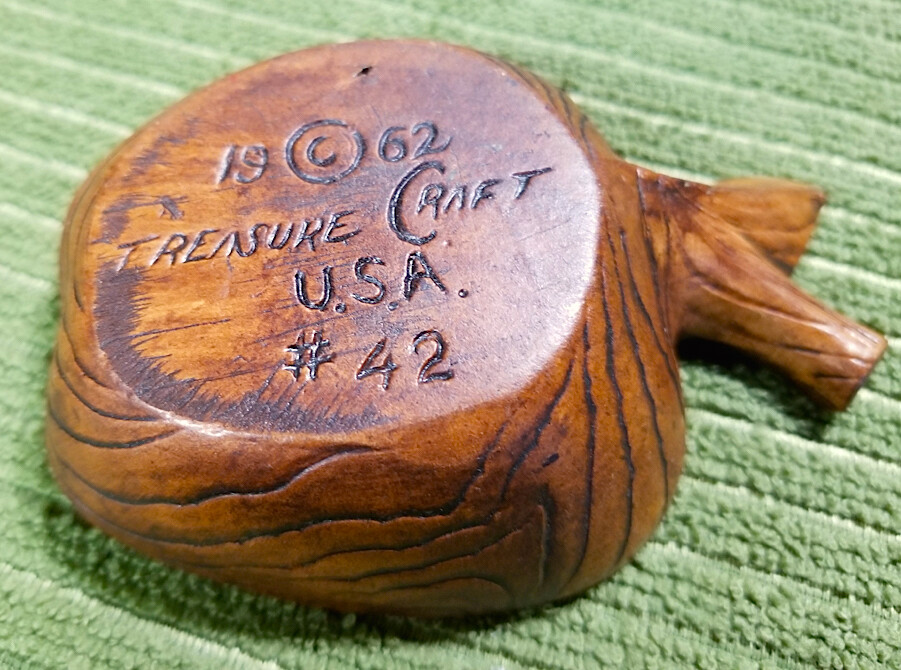 Vintage 1962 TREASURE CRAFT Half Apple Shaped Dish - #42 - Virginia Beach VA