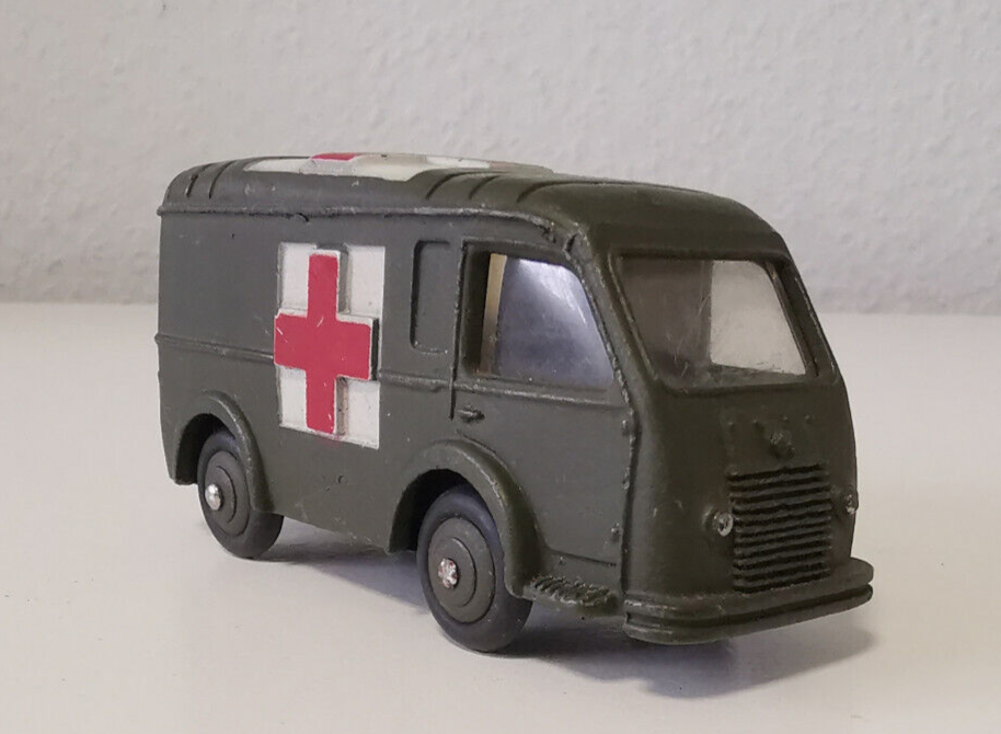 ミニカー DINKY No.80F MILITARY AMBULANCE RENAULT DINKY FRENCH NO. 80F - RENAULT MILITARY AMBULANCE - A/MINT