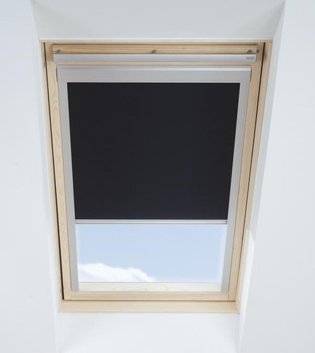 Verduisterend dakraamrolgordijn