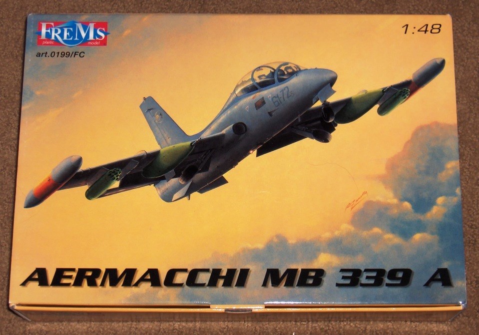 FREMS 1/48 Aermacchi MB33....