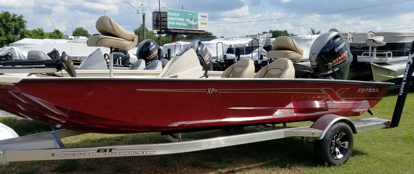 Xpress 17 Aluminum fishing boat bass or crappie Yamaha SHO90 Full warranties NEW