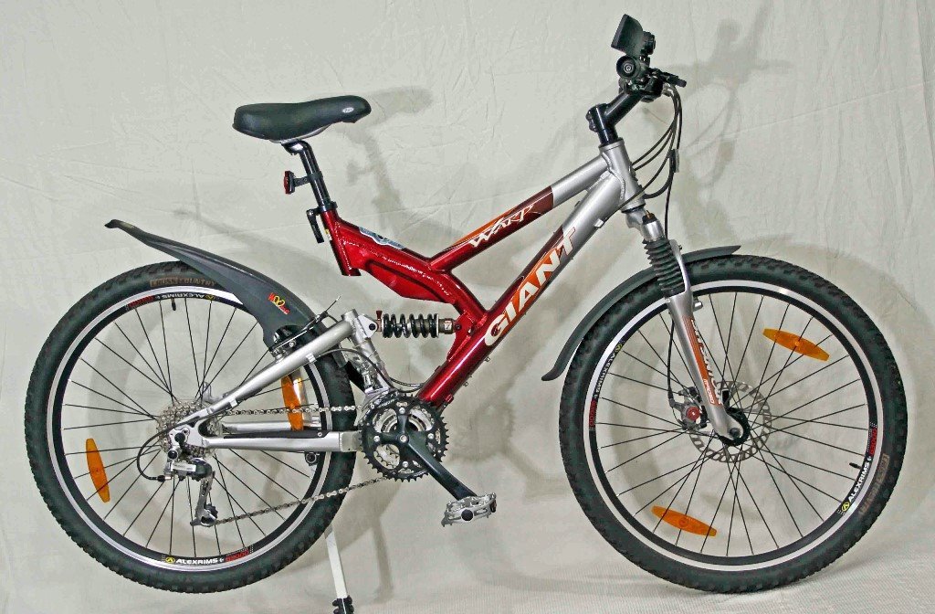 Giant Warp DS 2 trail bike with 26" wheels in very good condition