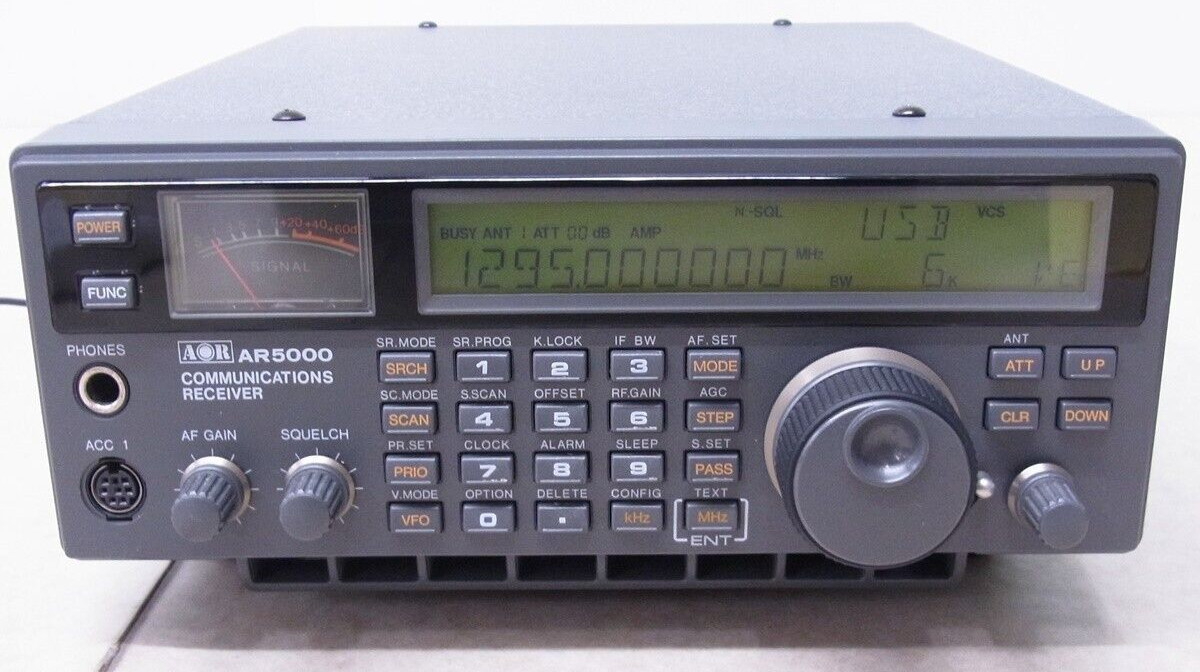 AOR AR5000 受信機 AOR AR5000 +3 10kHz to 2600MHz Wideband Receiver Amateur Ham