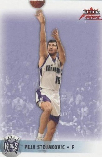 2003-04 Fleer Focus - Peja Stojakovic #106