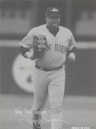 2004 Leaf - Tony Gwynn #48