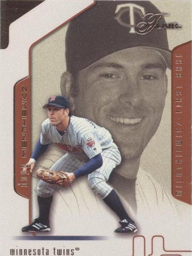 2002 Flair - Doug Mientkiewicz #92