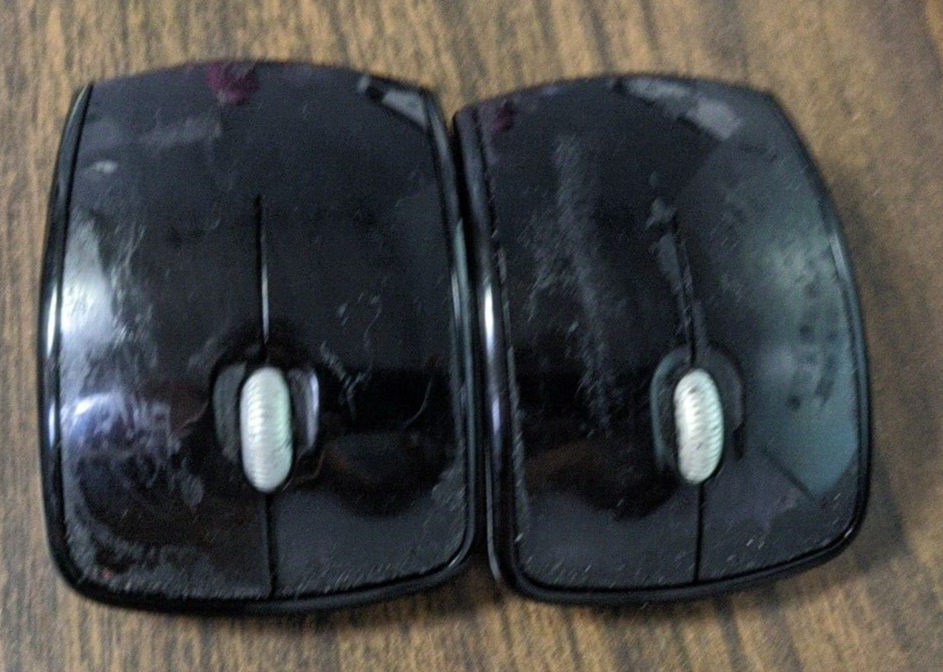 Microsoft Arc Wireless Mouse Model 1349 - Untested