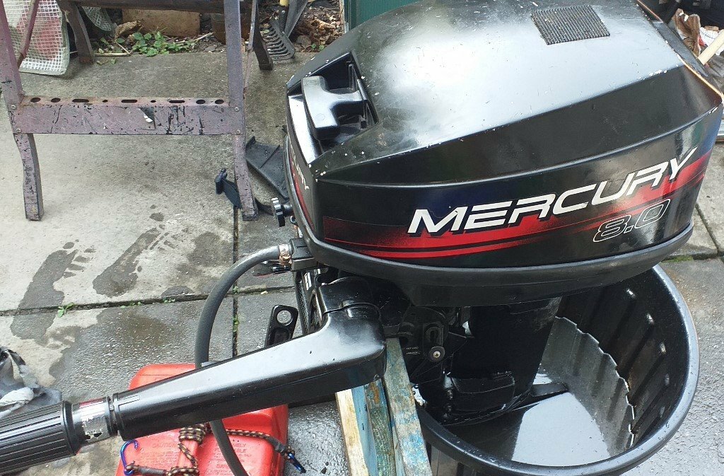 8hp 2 stroke mercury outboard with 12litre fuel tank and connections