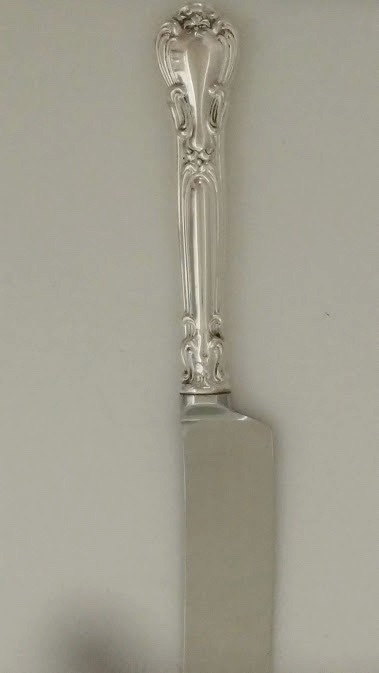 CHANTILLY  STERLING SILVER WEDDING CAKE KNIFE SUPER SHAPE READY FOR THE BIG DAY
