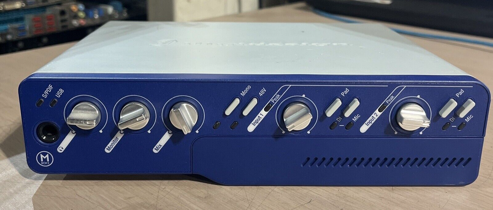 AVID MBox MIDIインターフェース DIGIDESIGN MBOX AVID MBOX Studio | 24ビット192kHz対応の 21 x 22 オーディオ