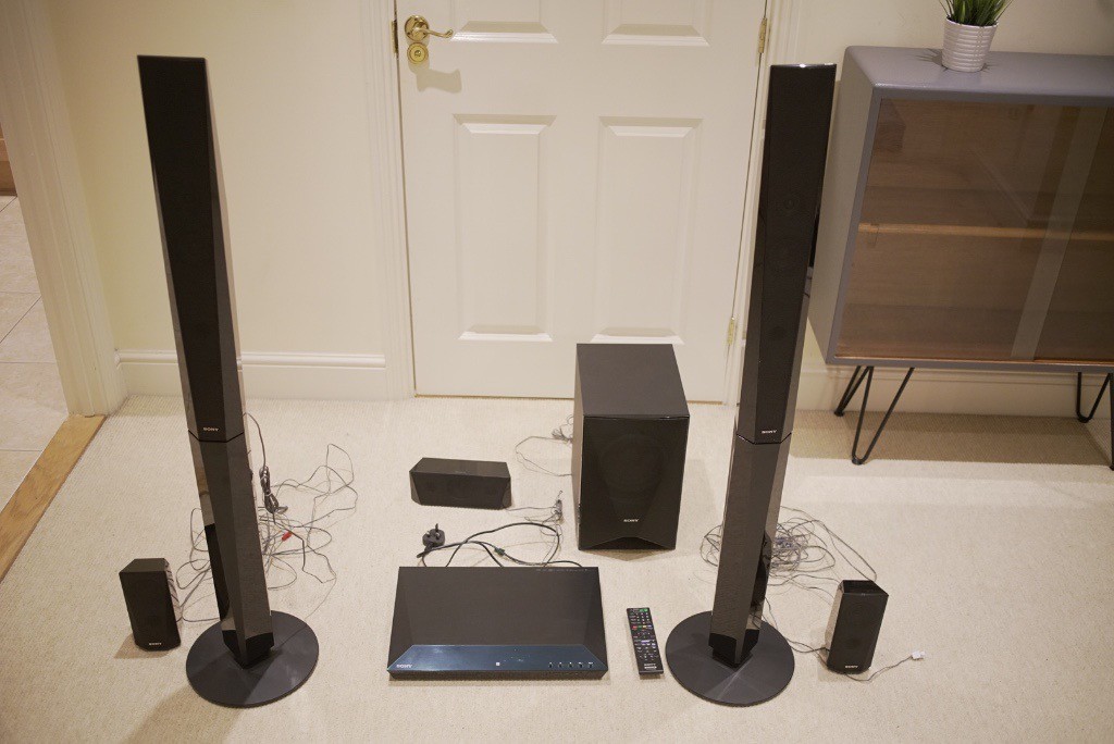 Sony Surround Sound 1000W System 5.1 BDV E4100 3D BluRay Wifi