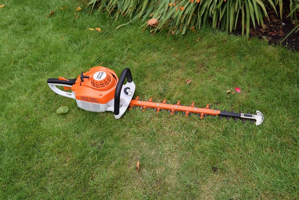 stihl hedge trimmer HS 56 C PETROL professional tool in Sandwell