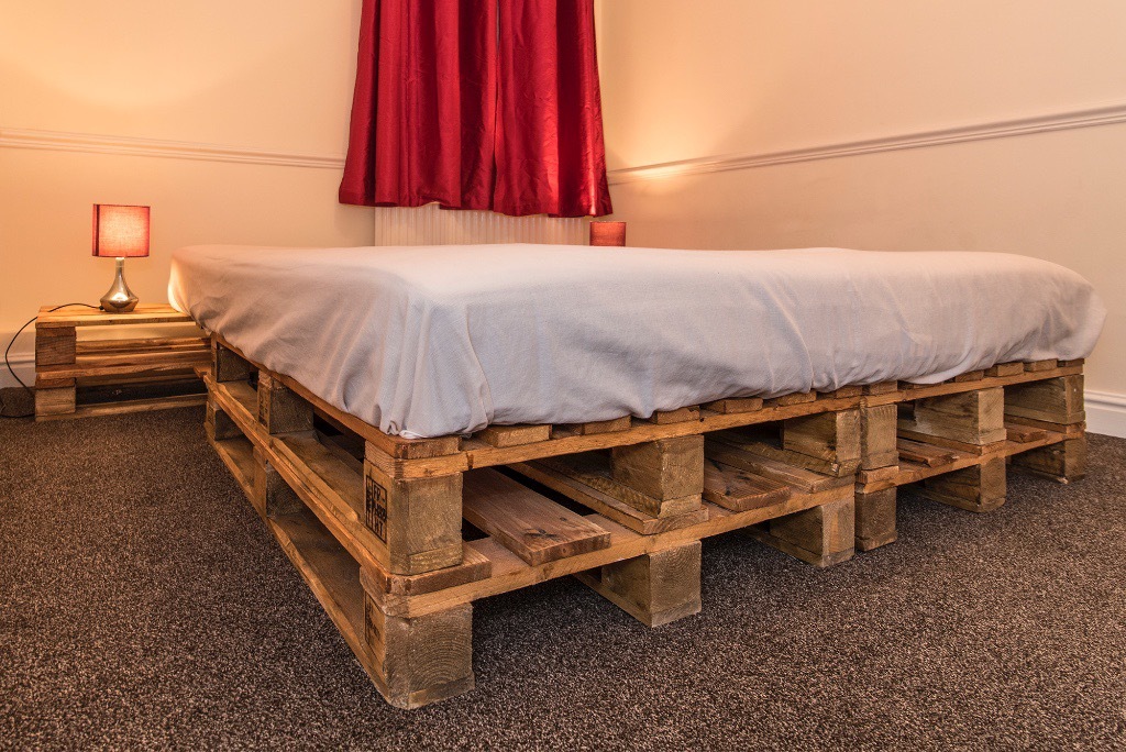 AMAZING KING SIZE PALLET BED FRAME in Uxbridge, London Gumtree