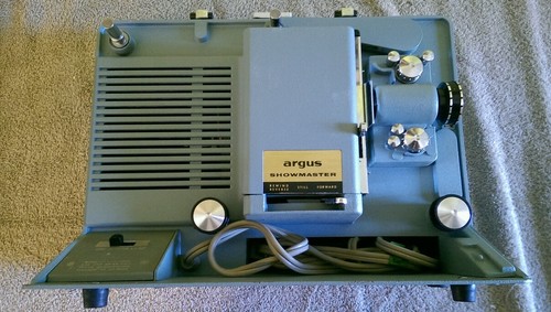 Vintage Argus Showmaster 500 8mm movie projector for parts not working