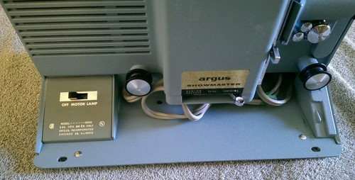 Vintage Argus Showmaster 500 8mm movie projector for parts not working