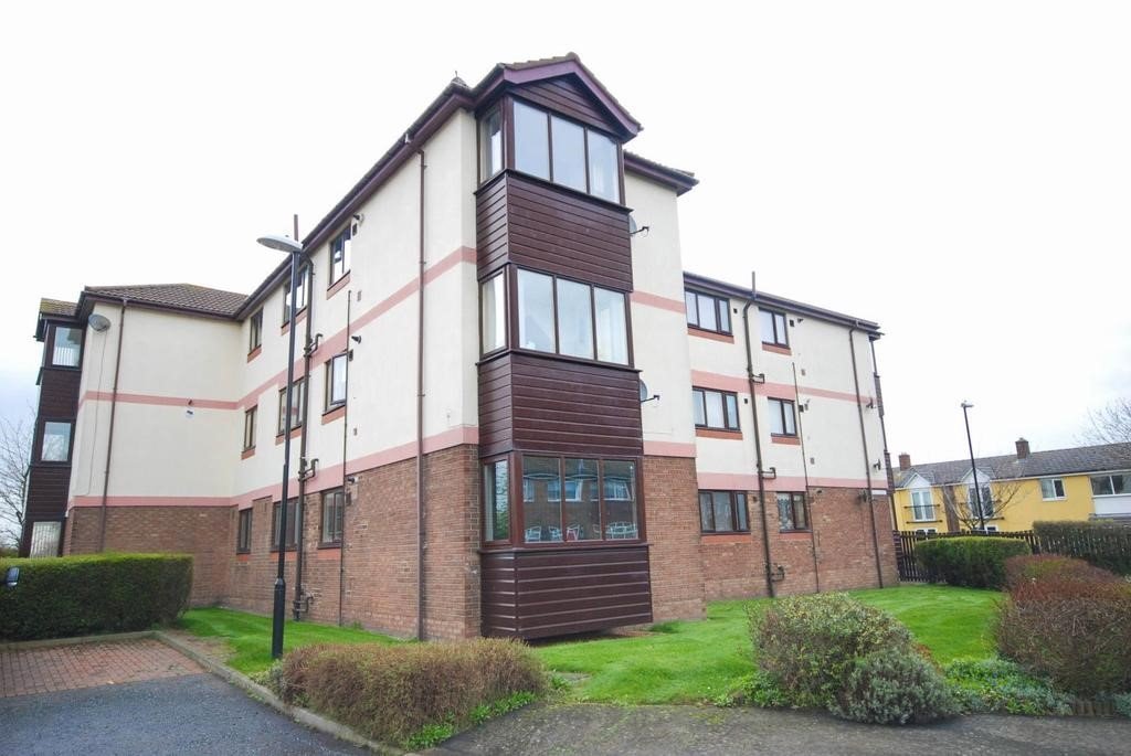 Recently Refurbsihed 2 bed flat, Earls Court, Carley Hill, Sunderland