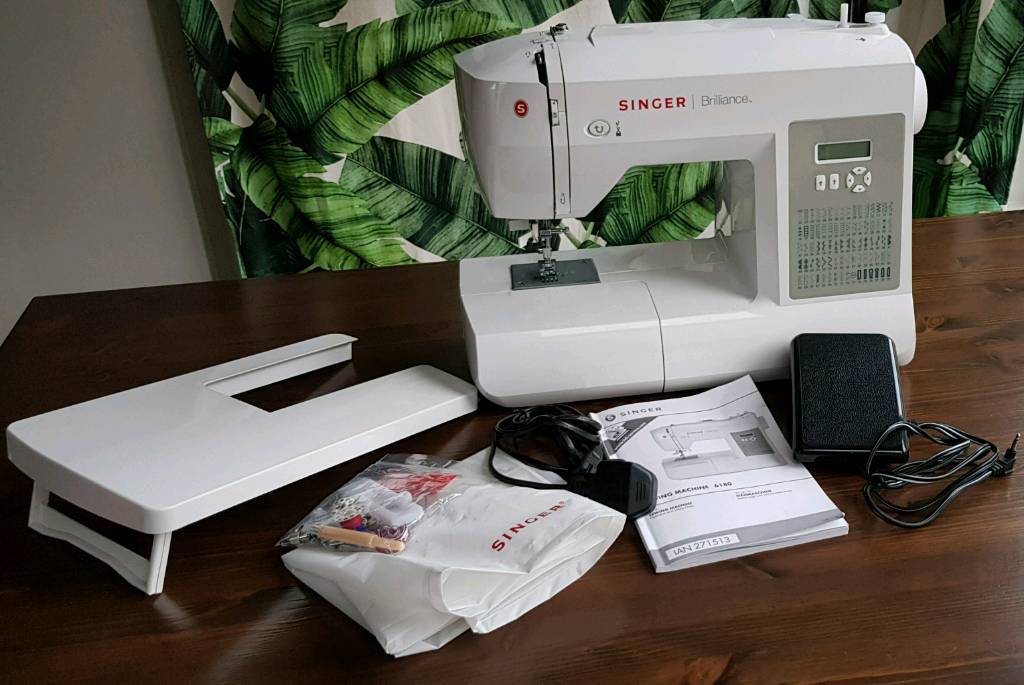 Singer Brilliance 6180 Sewing Machine & accessories Excellent