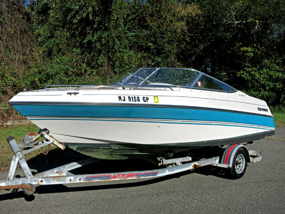 Four Winns 20ft Bowrider with Trailer