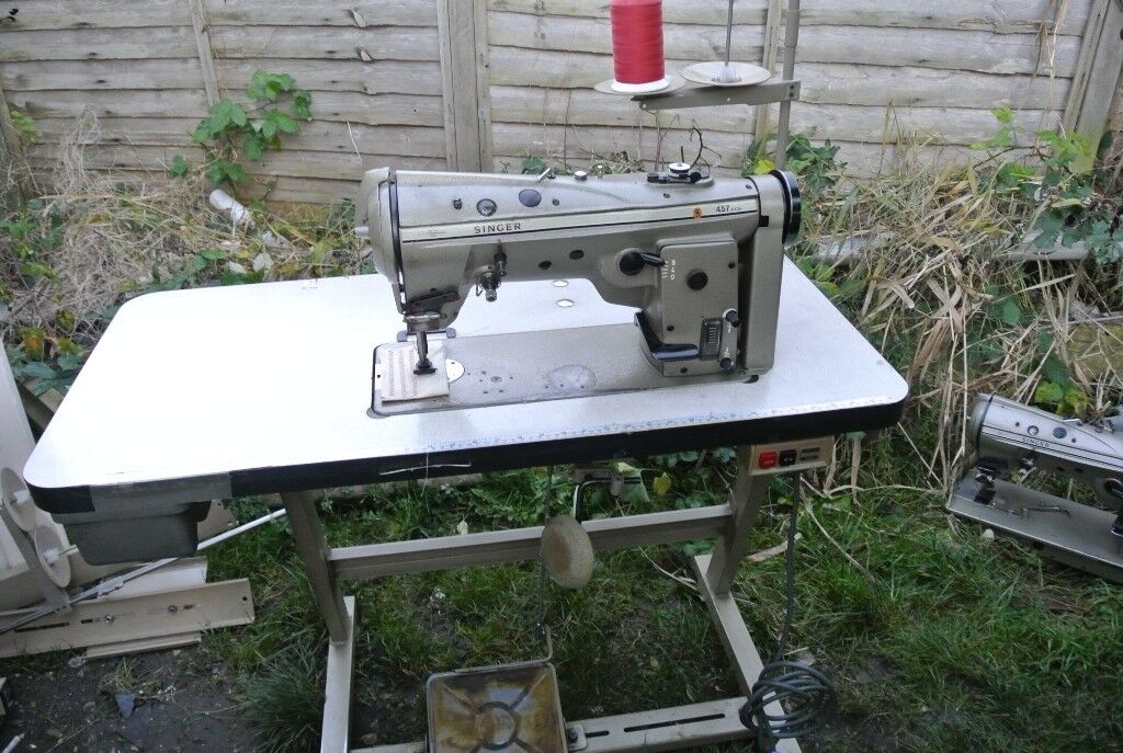 3 STEP ZIG  ZAG  SINGER INDUSTRIAL SEWING  MACHINE in 