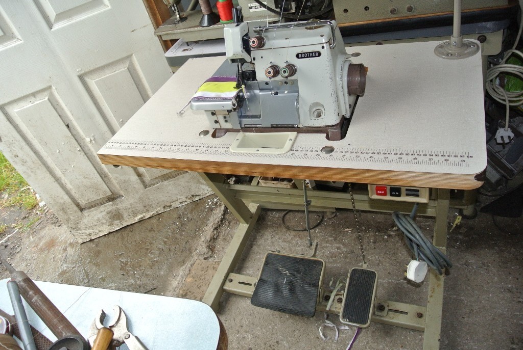 Brother industrial overlocker 3 Thread overlocking sewing machine in