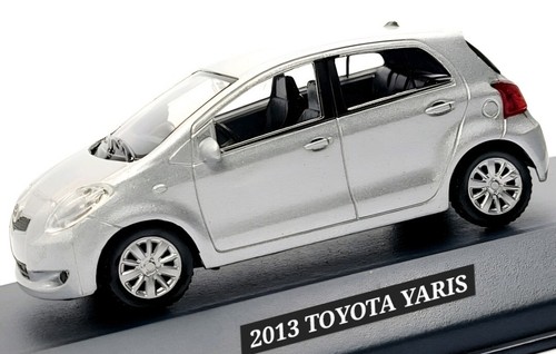 TOYOTA Yaris Cross シルバー ミニカー 1/43 $_12.JPG?set_id=880000500F