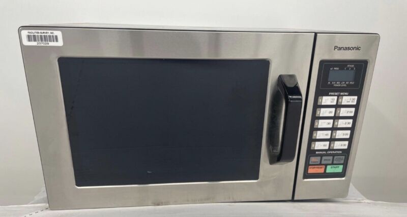 Panasonic 1000 Watt Commercial Microwave Oven with 10 Programmable Memory