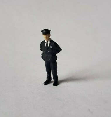 Arttista #721 - Policeman Standing - S SCALE Figure - Model Trains - NEW