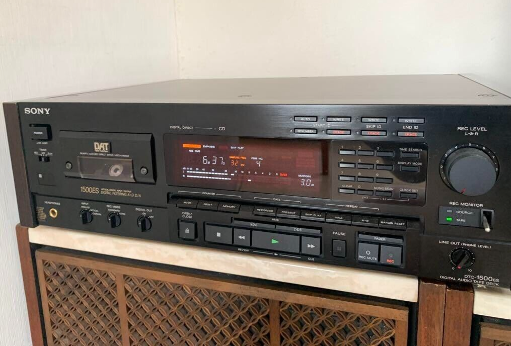 SONY DAT DTC-1500ES Digital Audio Tape Deck Recorder Working SONY DAT DTC-1500ES Digital Audio Tape Deck Recorder Working