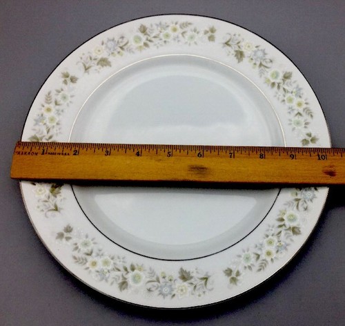 IMPERIAL CHINA (745) WILD FLOWER BY W. DALTON. 10 1/4” DINNER PLATE