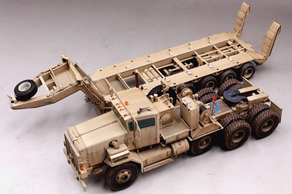 M911 C-HET (8X6) & M747 セミトレーラー Amazon | Meng 1:35 US M911 C-HET (8x6) & M747 ヘビー機器セミ