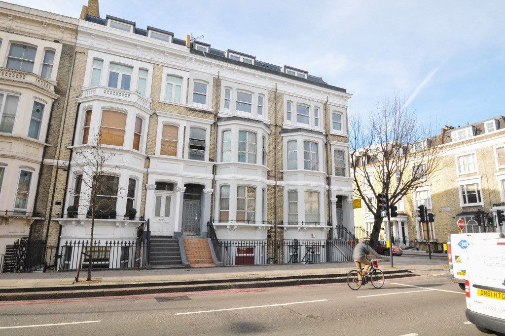 All bills incl Newly refurbished double studio apartment in Warwick Road, Earls Court, SW5