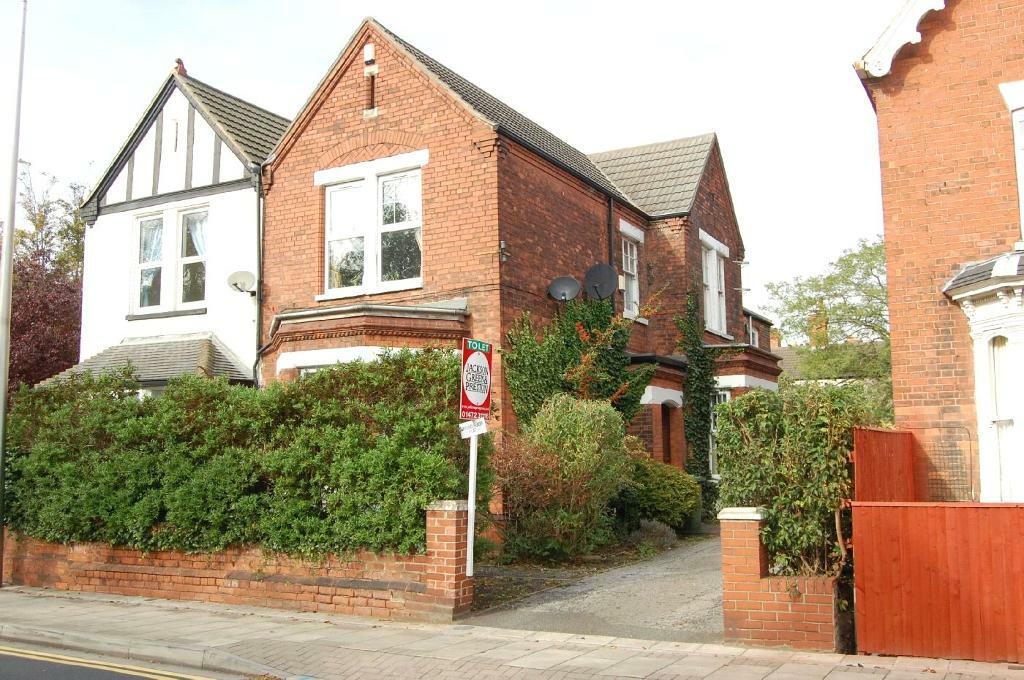 2 bedroom flat in Welholme Road, Grimsby, DN32 in Grimsby, Lincolnshire Gumtree