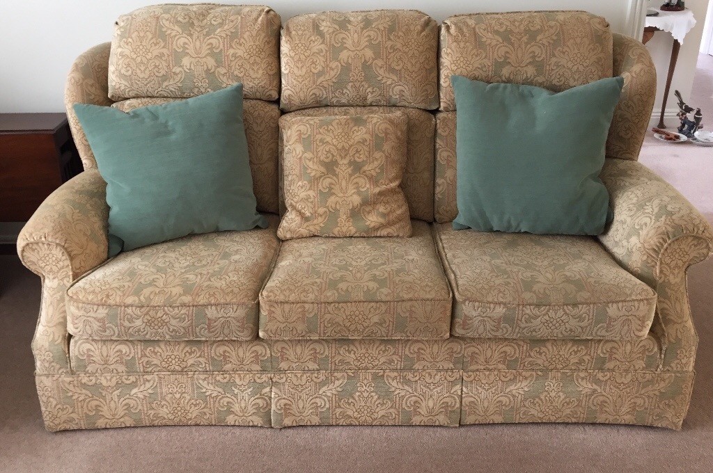 Parker Knoll 3 piece suite. Perfect condition from pet, children