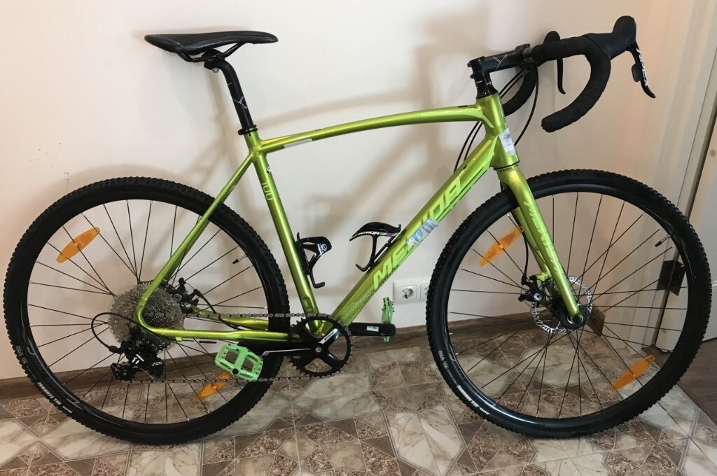 Merida Cyclocross 100 Sram Apex gravel touring road bike in top