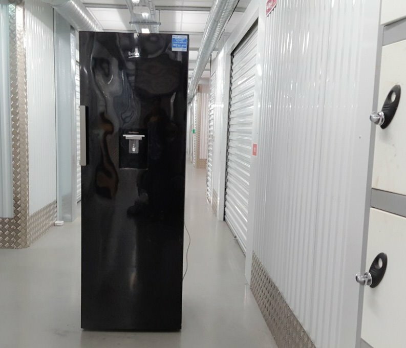 BEKO LP1671DB Tall Fridge Black / Water dispenser / Wine Rack in