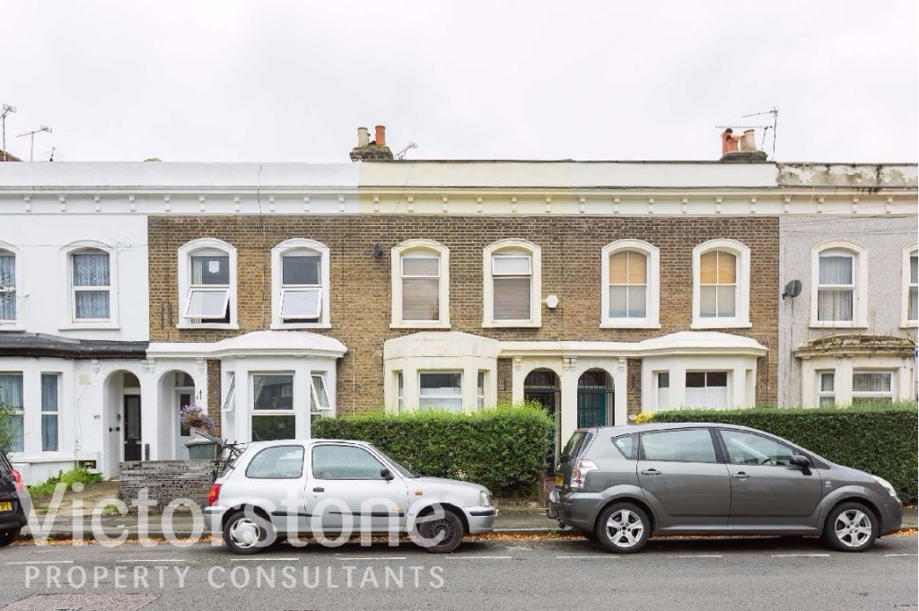 4 BEDROOM HOUSE IN STRATFORD WITH LARGE PRIVATE GARDEN CENTRAL LINE LIVERPOOL ST EAST LONDON