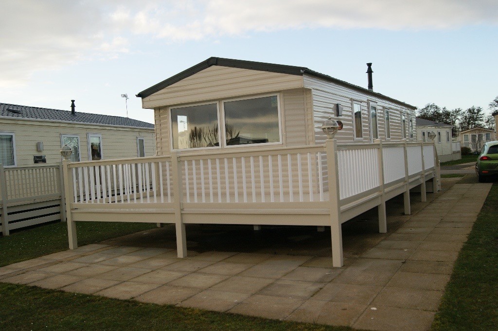 STATIC CARAVAN 8 BERTH WILLERBY SUNSET WITH DECKING ON MANOR PARK