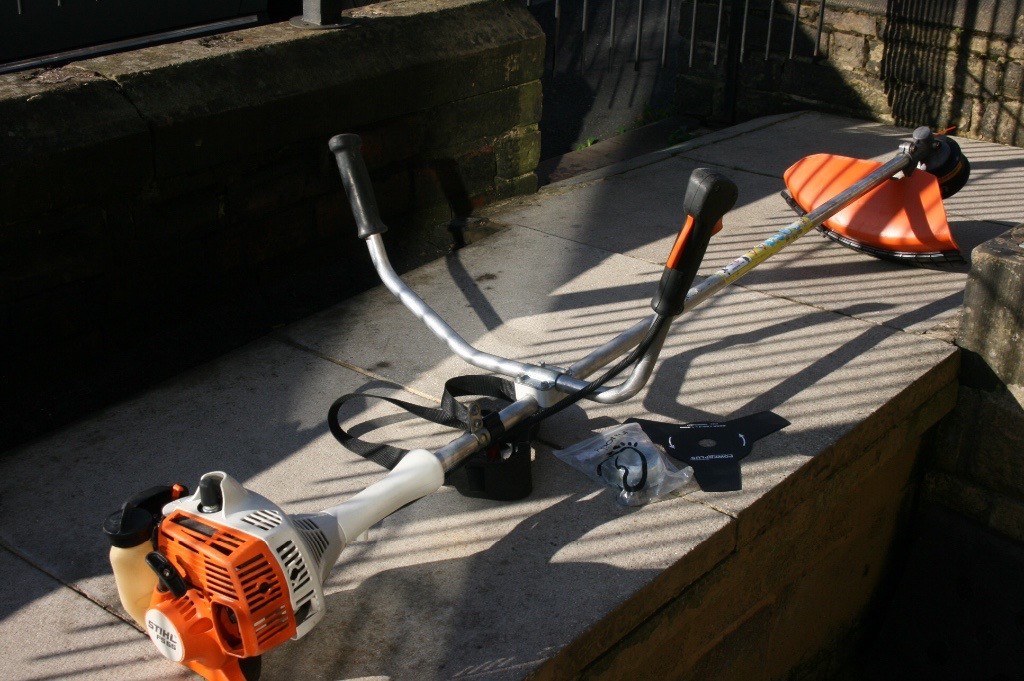 Stihl FS55R Strimmer/brushcutter in excellent condition in Bradford