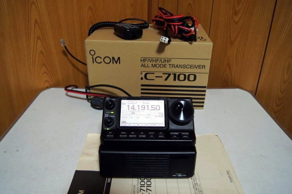 Icom IC-7100 all mode Ham Radio Transceiver W/Accessories Icom IC-7100 all mode Ham Radio Transceiver W/Accessories