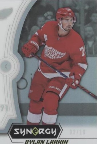 2018-19 Upper Deck Synergy - Dylan Larkin #17