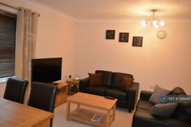 2 bedroom flat in Newton Road, Newbury, RG14 (2 bed) (#1291446)