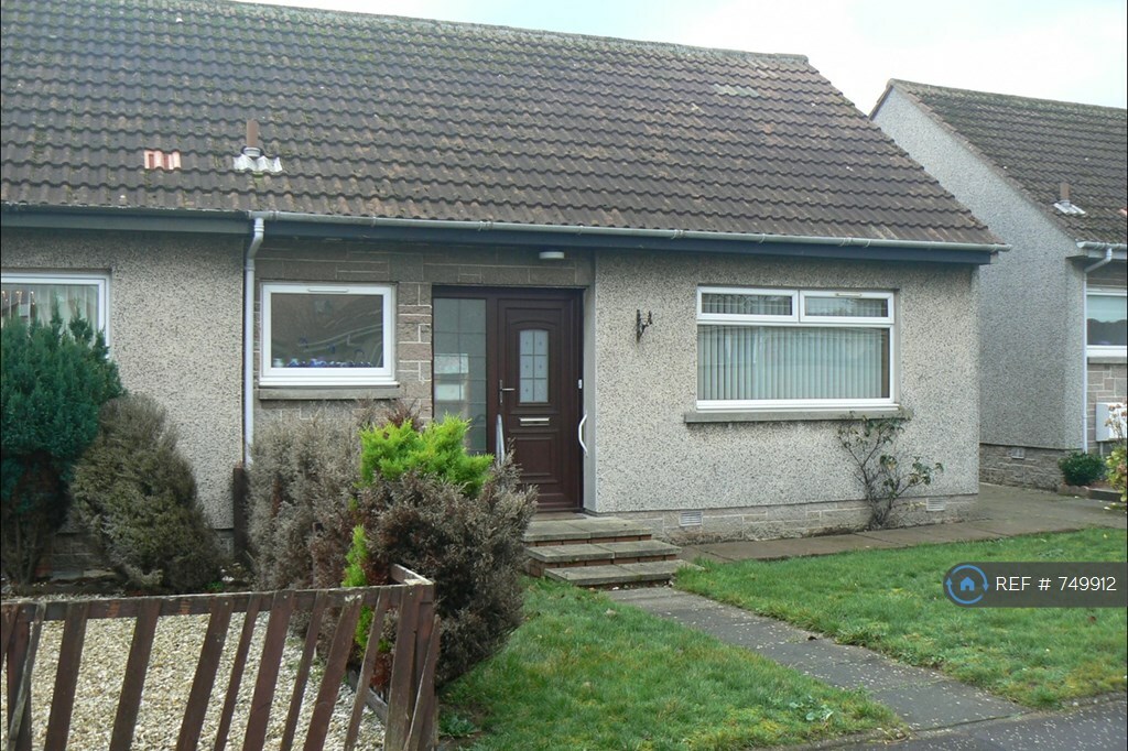 1 bedroom house in Bellevue Crescent, Prestwick, KA9 (1 bed) (749912