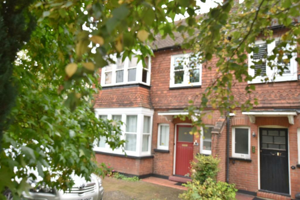 Studio flat in Dale Road, Purley, CR8 in Croydon, London Gumtree