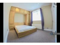 5 bedroom house in Homefarm Road, London, W7 (5 bed) (#1274482)