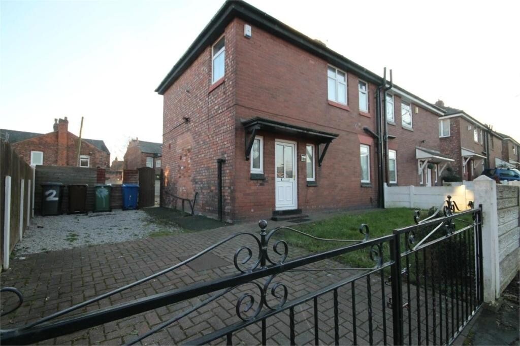 3 Bedroom Semi Detached House For Rent Glasgow