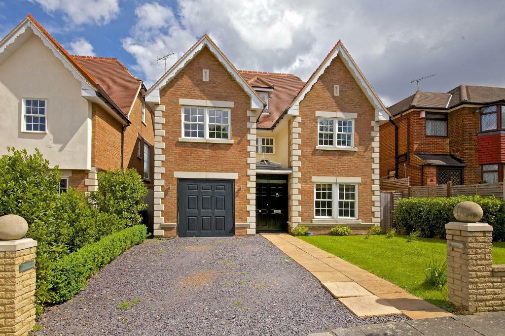 6 bedroom house in Allandale Avenue, Finchley, London N3 in North