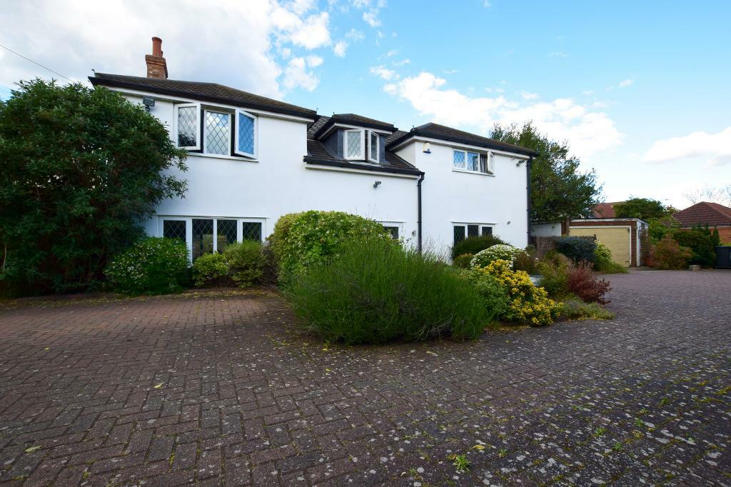 4 bedroom house in New Street, Shefford, SG17 in Shefford