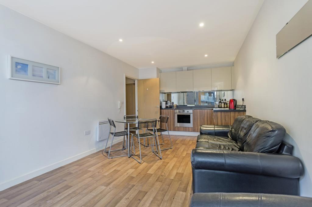 1 bedroom flat in Cutmore Ropeworks, Arboretum Road, Barking in