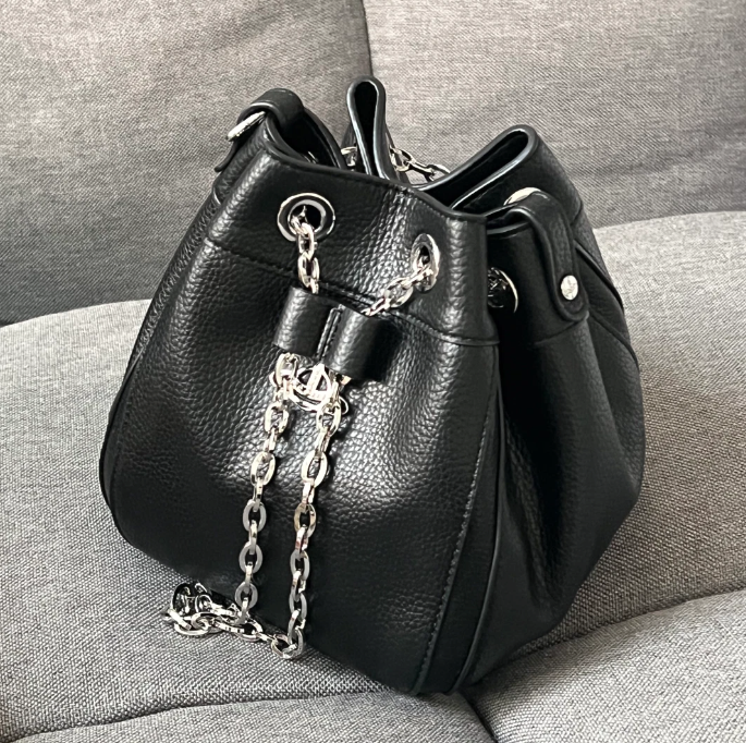 Vivienne Westwood正規品/送料関税込み Leather Bucket Bag ☆送料・関税込☆Vivienne Westwood☆SMALL BUCKET BAG☆バッグ