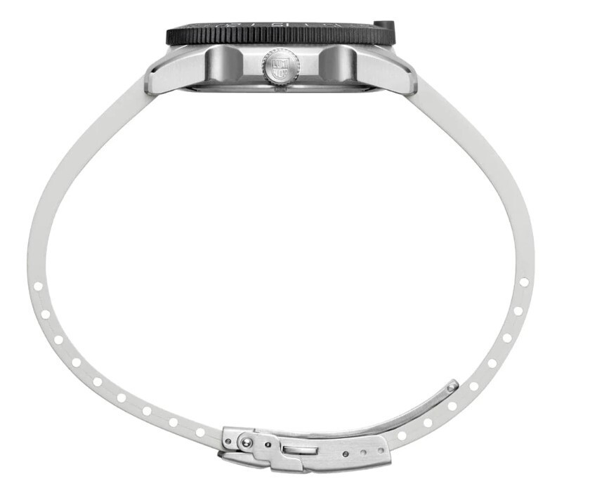 Pre-owned Luminox Pacific Diver White Dial White Rubber Strap Men's Watch – Xs.3128m.set
